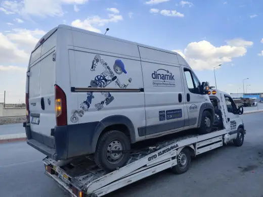Yılmaz Yol Yardım çekici ve oto kurtarma çalışması 18